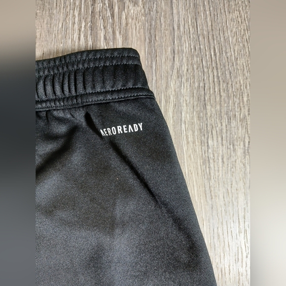 Adidas Aeroready Black Sweatpant With Pink Side Stripes. Size Medium 12-14 - Picture 7 of 8